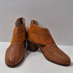 Casta Hand Weaved Delira Leather Oxford Western Chunky Heel Ankle Booties 7